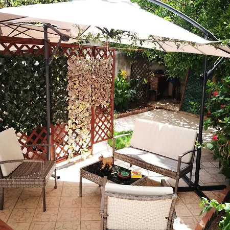 Bella Bed & Breakfast 2*